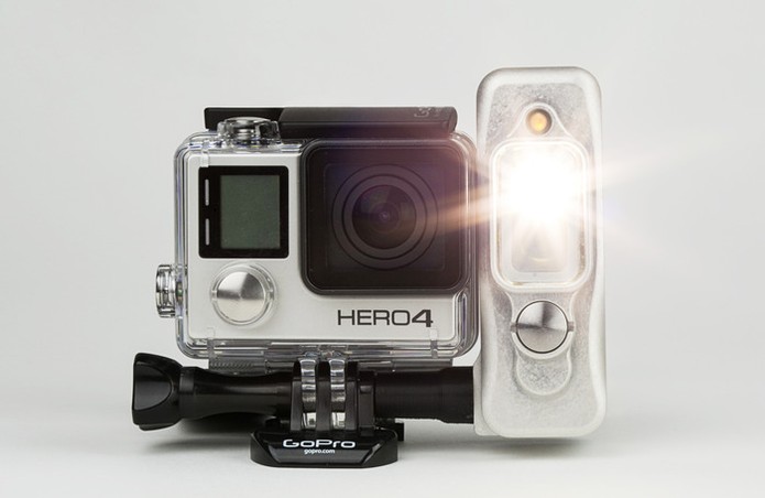 Lanterna encaix vel para a GoPro promete fotos incr veis conhe Gerência Imóveis Imóveis em