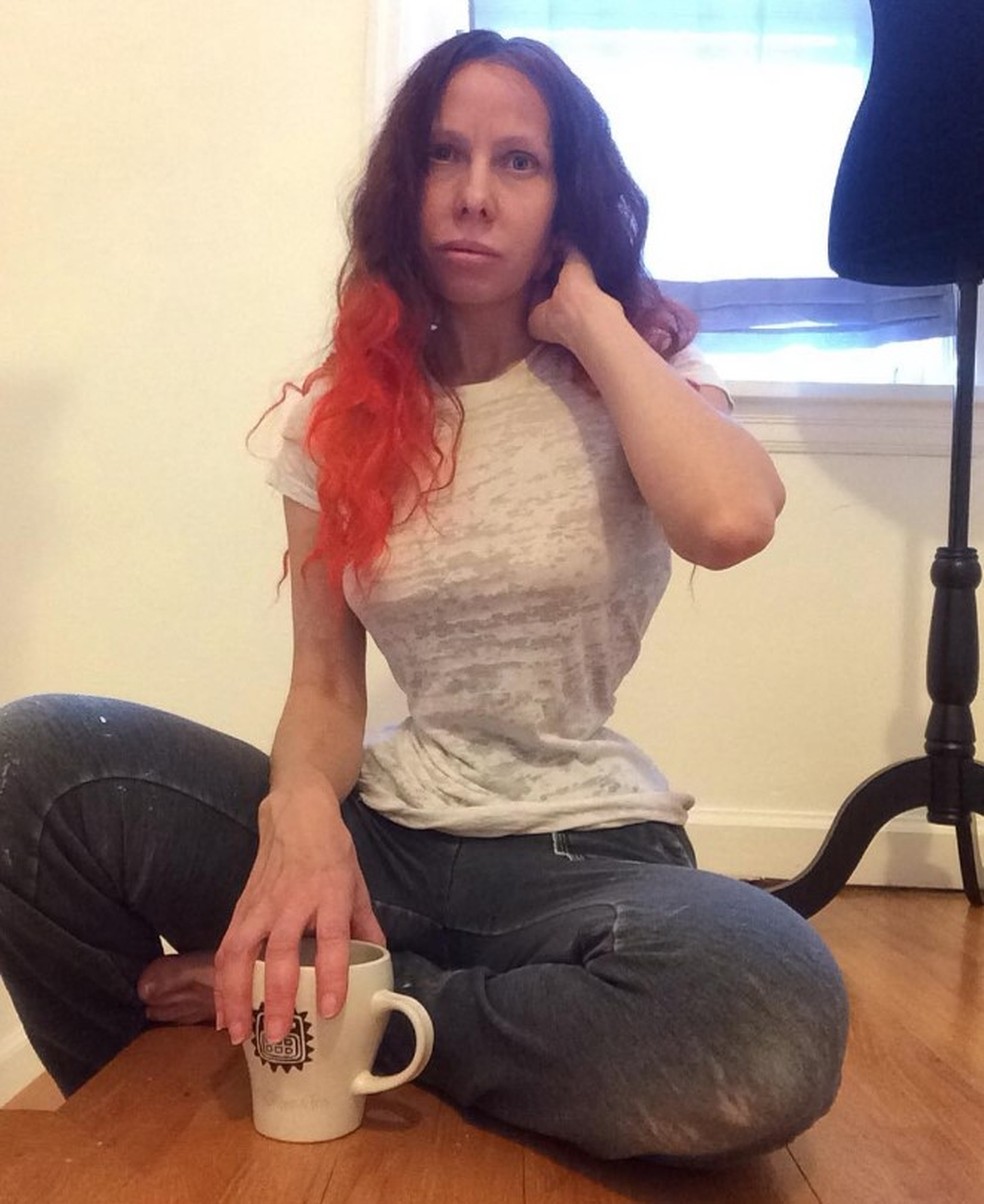 Sarah Vaeth quer o recorde de menor cintura do mundo — Foto: Reprodução/Instagram