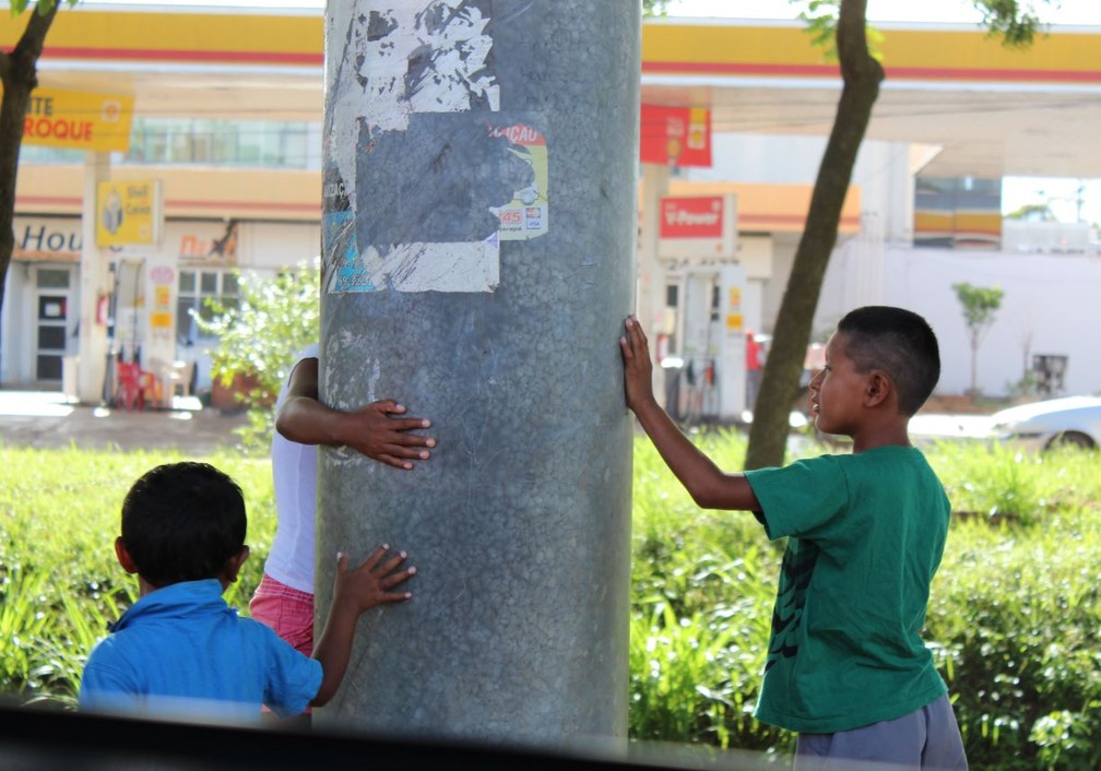 Estudo avalia soluções para retirar crianças indígenas das ruas de Porto Velho.  — Foto: Jheniffer Núbia/G1