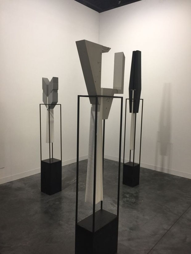 Adorei as esculturas de Lucas Simões, na Galeria Triângulo… (Foto: Taissa Buescu)