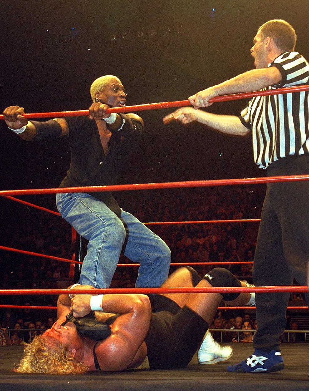 Dennis Rodman se arrisca no Wrestling — Foto: Robert Cianflone/ALLSPORT