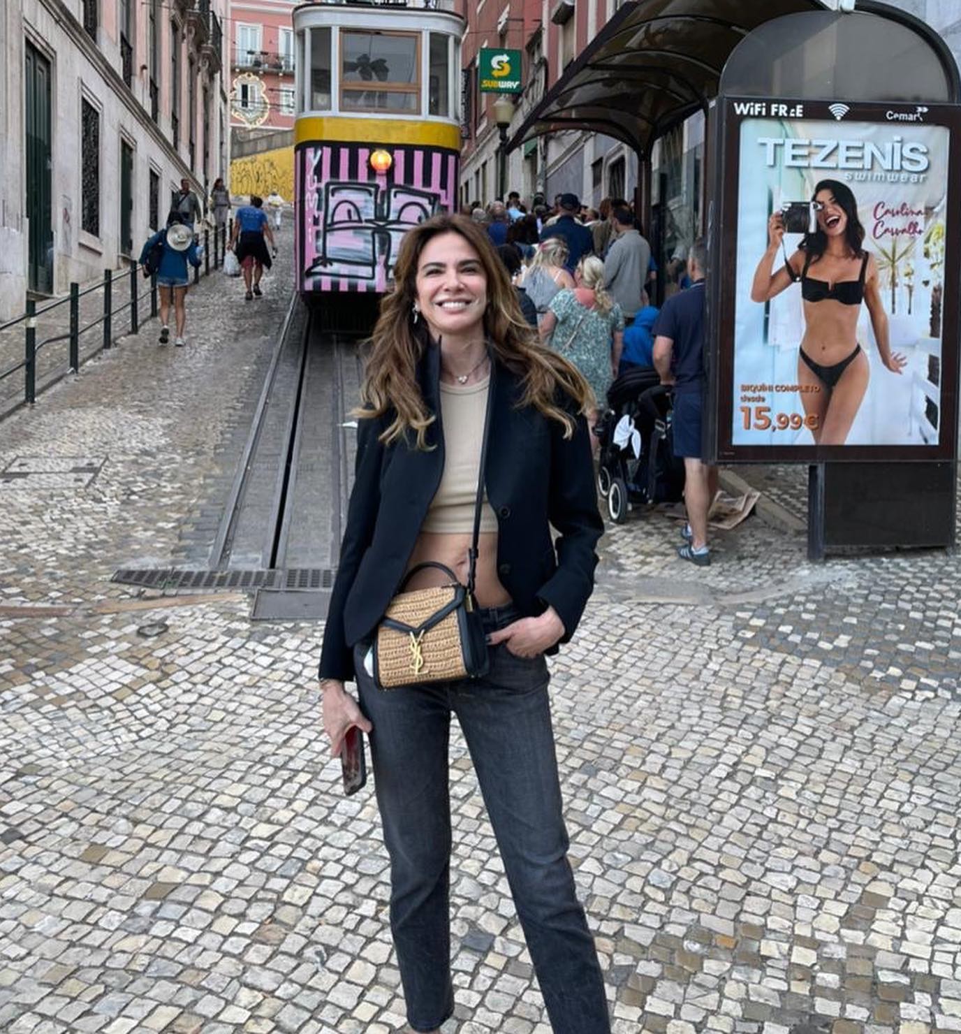 Luciana Gimenez publica álbum de fotos em Portugal (Foto: Reprodução / Instagram)