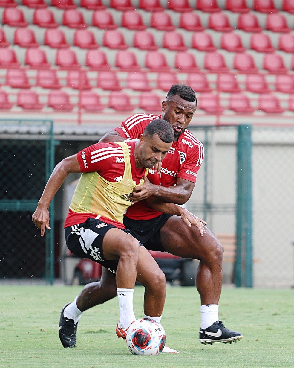Luan e Alisson em treino do São Paulo — Foto: Divulgação