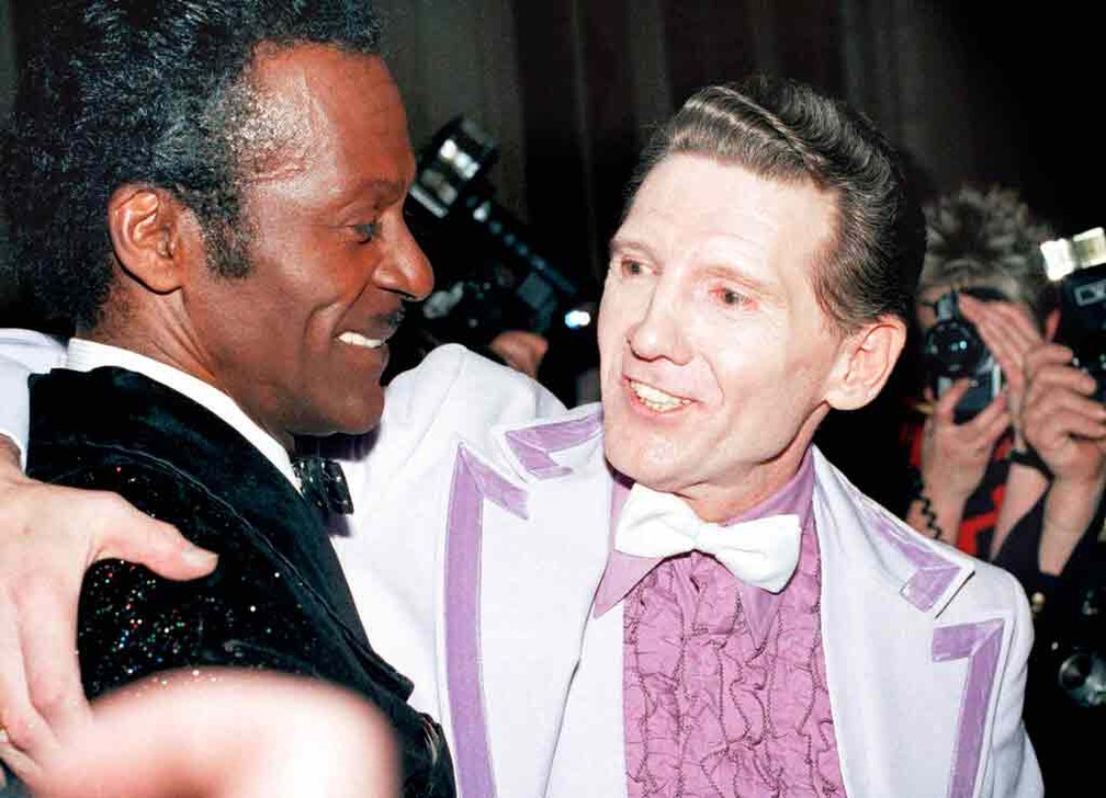 Chuck Berry and Jerry Lee Lewis in New York, 1986 — Photo: G. Paul Burnett/Associated Press