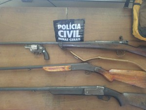 Armas de fogo também foram apreendidas (Foto: Polícia Civil/Divulgação)