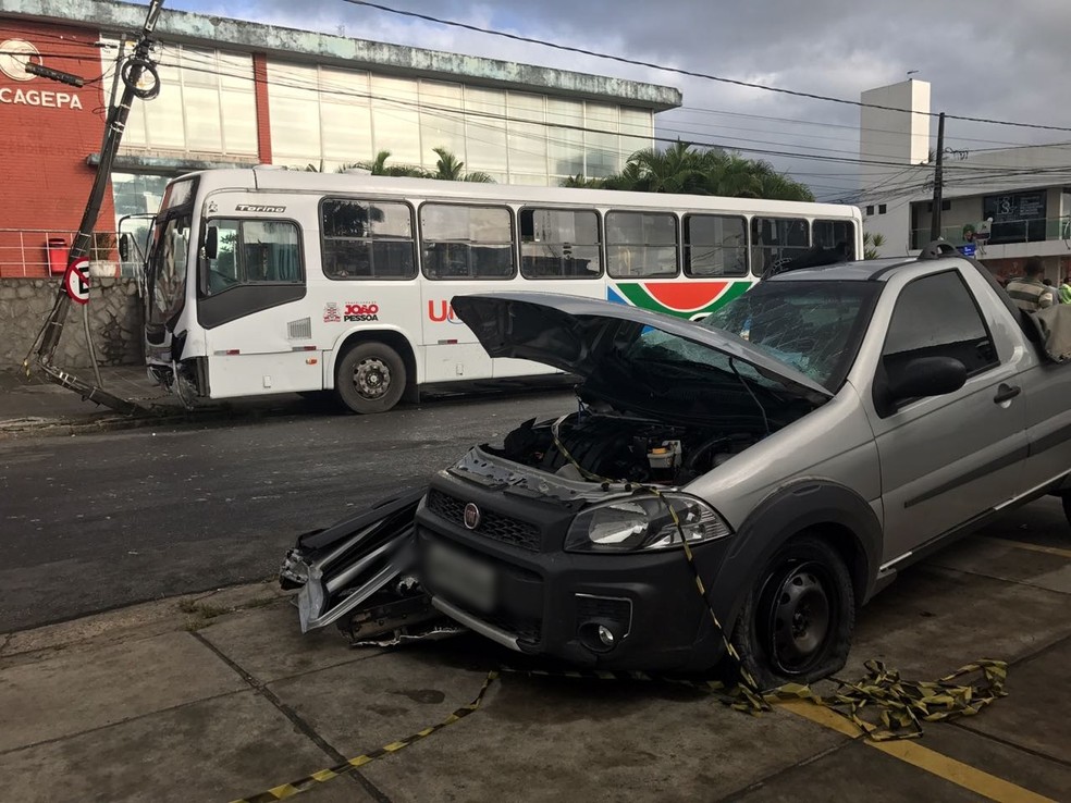 Acidente aconteceu no Centro de JoÃ£o Pessoa (Foto: Walter Paparazzo/G1)
