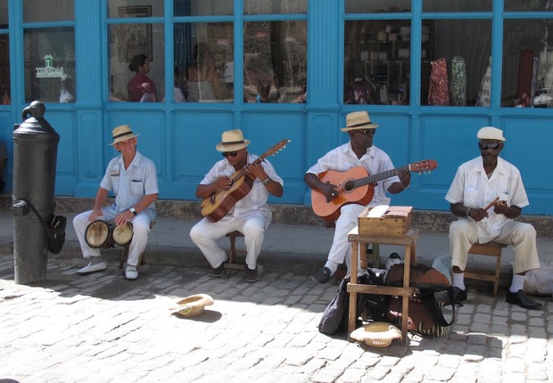 Músicos se apresentam em rua de Havana, em Cuba (Foto: The Girls on the Road)