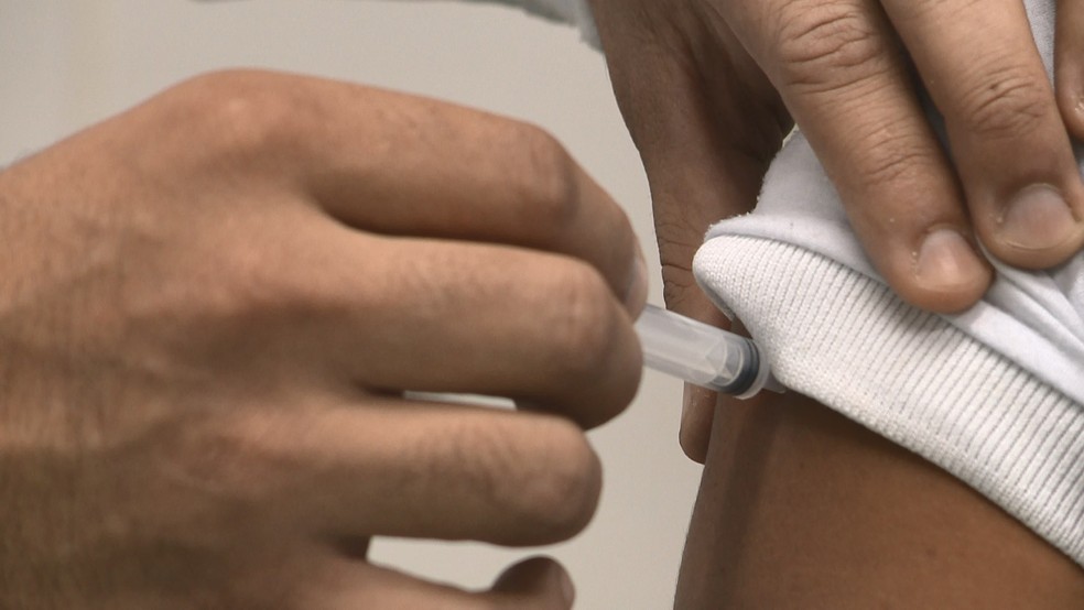 Vacina contra a gripe começou a ser aplicada no Espírito Santo (Foto: Roberto Pratti/ TV Gazeta)