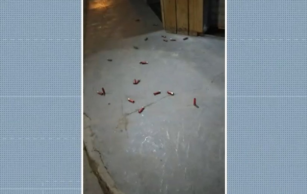 Muitas capsulas de balas ficaram espalhadas no local — Foto: Reprodução/TV Bahia
