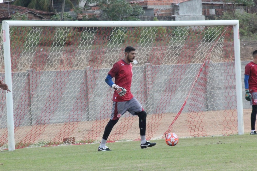 Ewerton Ã© a primeira opÃ§Ã£o de Luizinho Lopes para assumir a camisa 1 do AmÃ©rica-RN â Foto: CanindÃ© Pereira/AmÃ©rica FC