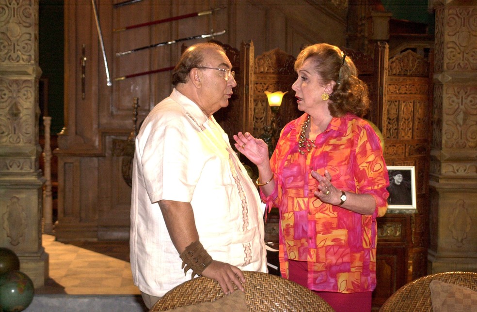 Sérgio Mamberti (Silvano) e Aracy Balabanian (Hermínia) em cena da novela 'Sabor da Paixão', de 2002 — Foto: TV Globo/Gianne Carvalho