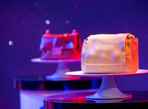 Na série Isso é um Bolo? objetos comuns inspiram a produção de bolos realistas (Foto: Netflix / Reprodução)