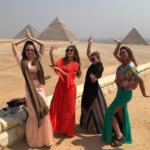Jaque Ciocci, Luciana Cardoso, Renata Longaray e Daiane de Paula passeiam pelo Egito (Foto: Reprodução / nstagram)
