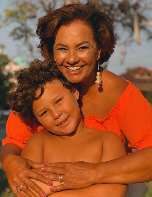 Solange Couto com o filho caçula, Benjamin (Foto: Reprodução/Instagram)