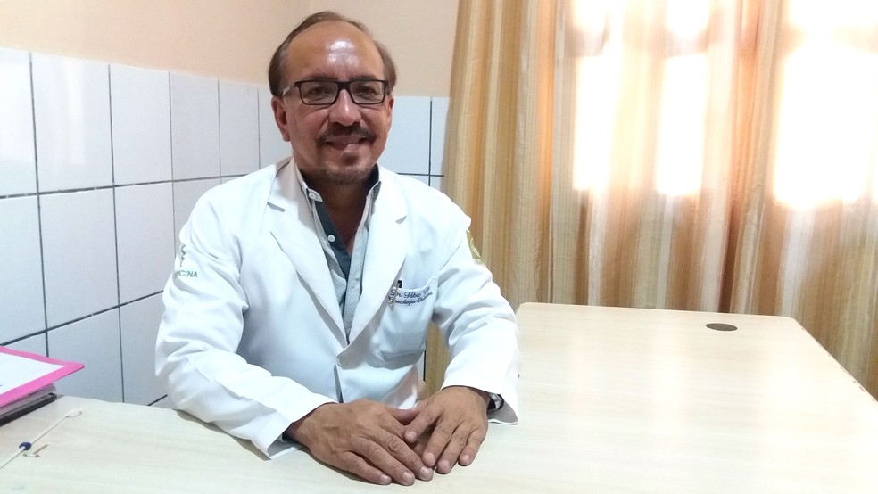 Fábio Gato, médico ginecologista no Amapá, ressalta vantagens e segurança do DIU de cobre — Foto: Fabiana Figueiredo/G1