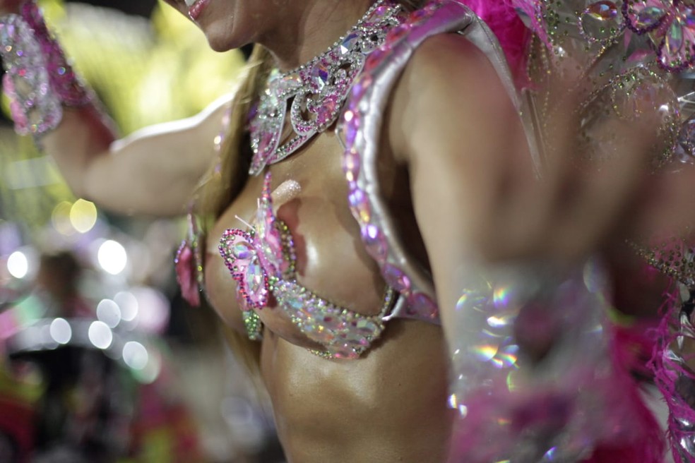 Detalhe da fantasia da Mulher Melão — Foto: Claudio Andrade/Quem