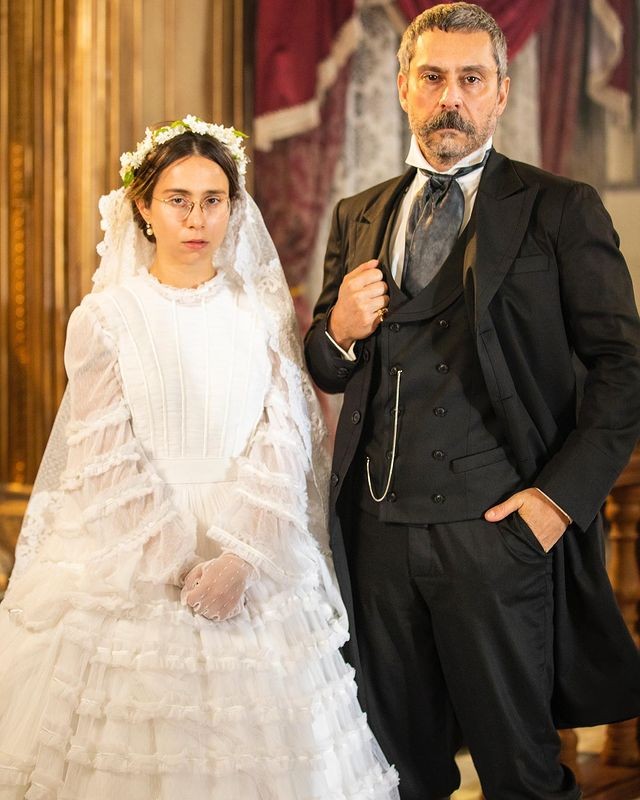 Daphne e Alexandre Nero em 'Nos Tempos do Imperador' (Foto: João Miguel Junior / TV Globo)
