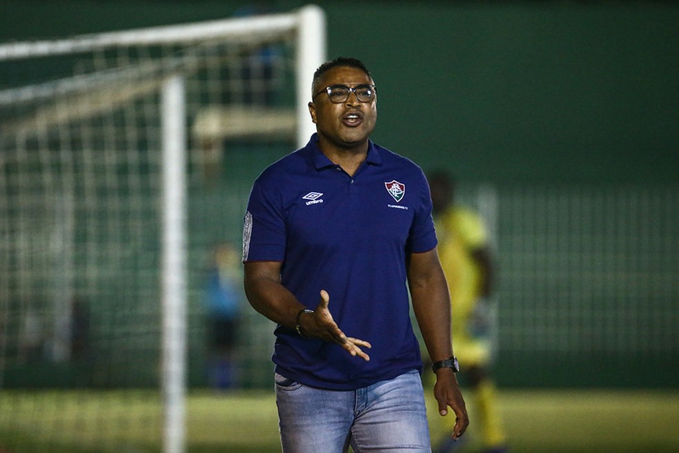 Roger Machado segue 100% no comando do Fluminense — Foto: Lucas Merçon / Fluminense FC