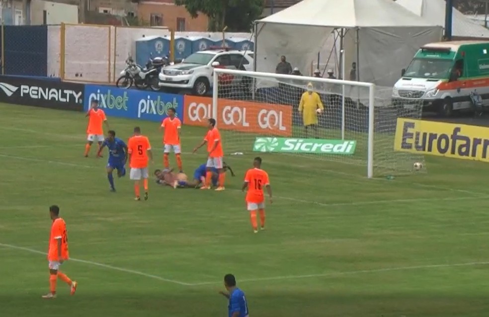 Gol do Chapadinha contra o Nova Iguaçu — Foto: Reprodução / Eleven