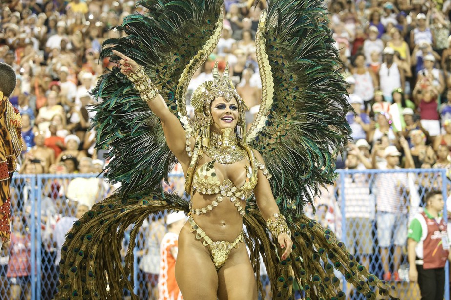 Segunda de carnaval na Sapucaí tem Vivi Araújo, Pabllo Vittar e Jojo Todynho
