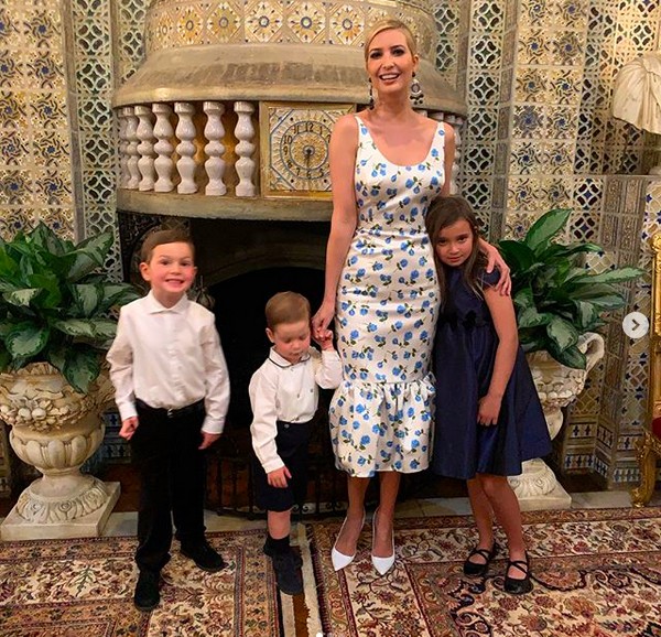 A filha de Donald Trump, Ivanka Trump, com os três filhos (Foto: Instagram)