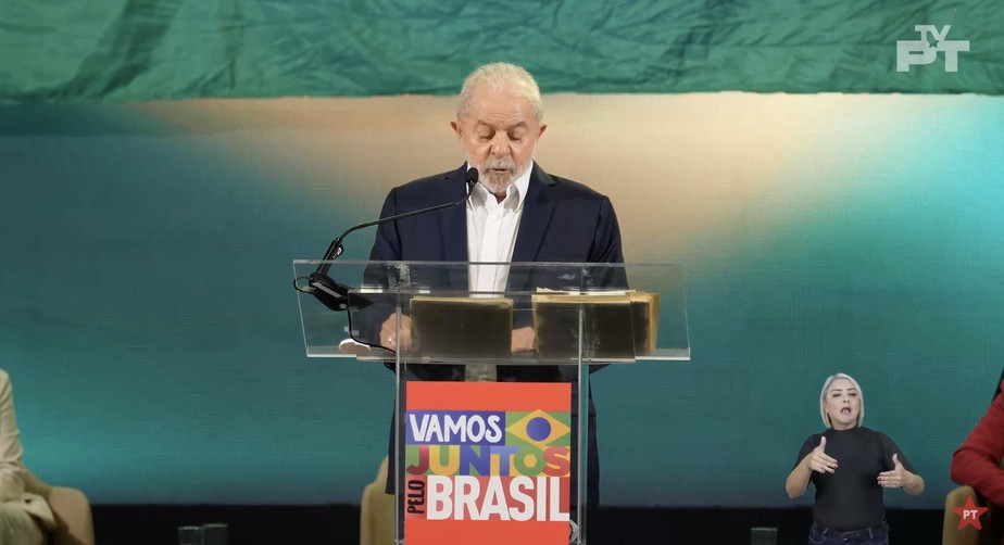 O ex-presidente Luiz Inácio Lula da Silva discursa no lançamento da pré-campanha da chapa Lula-Alckmin, em São Paulo