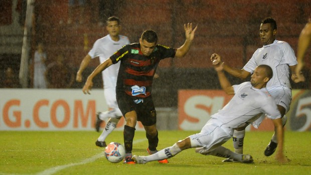 sport x bragantino (Foto: Aldo Carneiro / Pernambuco Press)