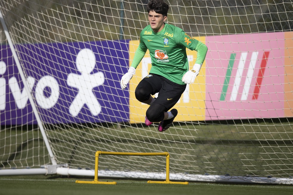 Goleiro de 20 anos já passou pela base da Seleção, no sub-15 e no sub-17 — Foto: Lucas Figueiredo/CBF
