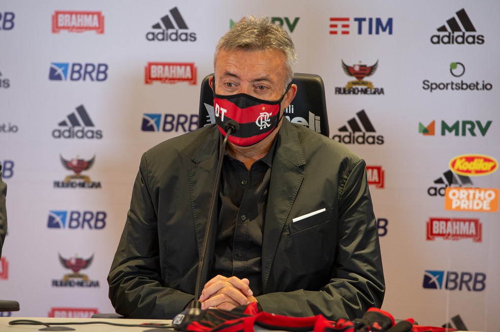 Na base do portunhol, Domènec chega ao Flamengo e revela dica de Guardiola: 