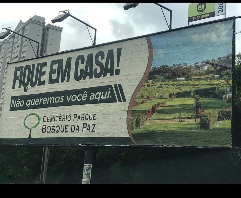 Cemitério de Salvador faz campanha com outdoor: — Foto: Reprodução/Redes Sociais