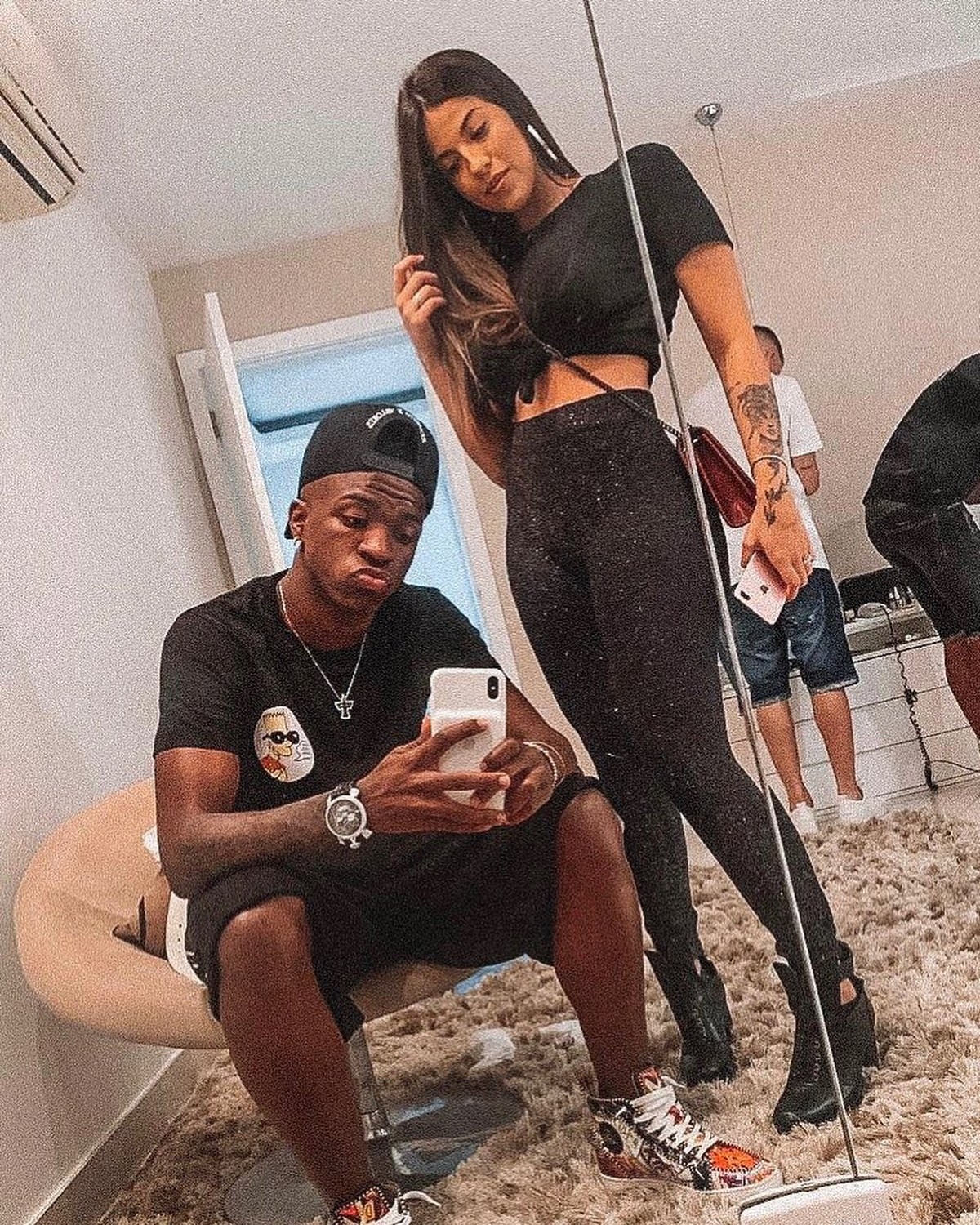 Vinicius Jr. assume namoro com exparticipante de reality show "Te amo