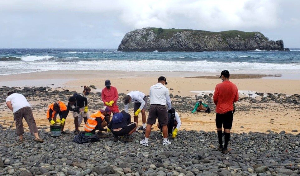 Fernando de Noronha convoca voluntários para auxiliar em mutirões do Dia Mundial de Limpeza de Praias e Rios thumbnail