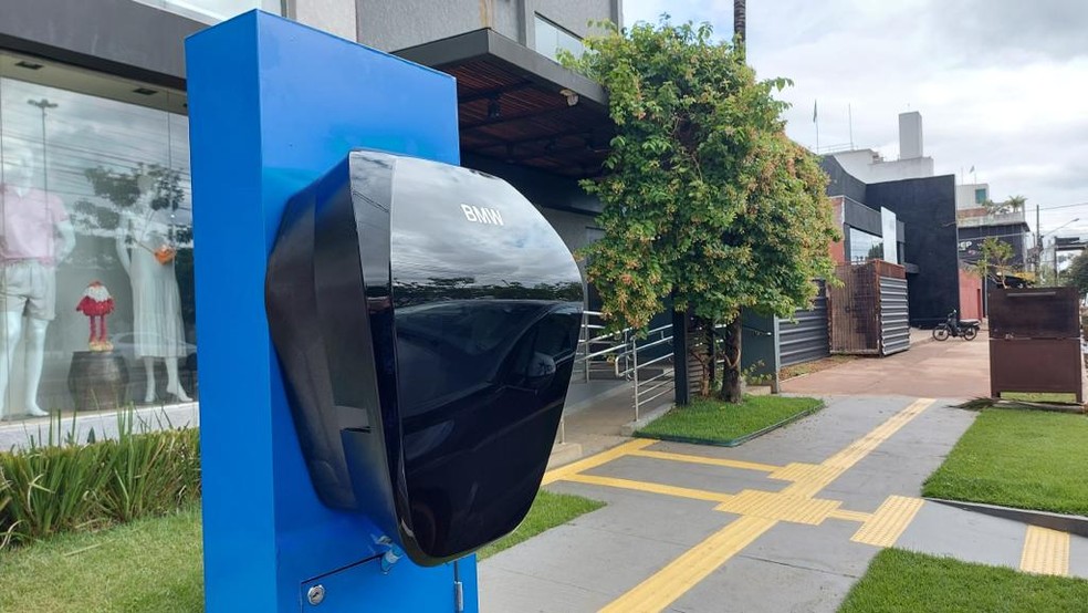 1º posto público para recarga de veículos elétricos é montado em Porto Velho  — Foto: Gustavo Luz/Rede Amazônica 
