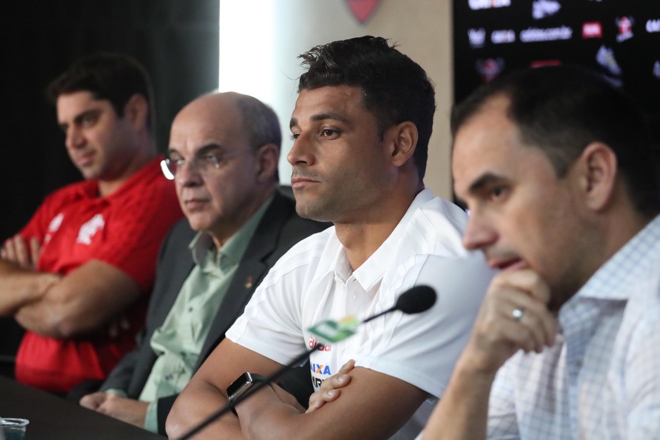 Fla revela tumor, e Ederson passará por cirurgia: 