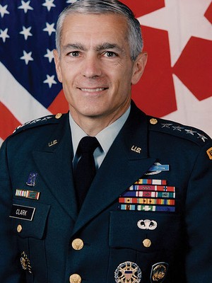 O criminoso usou a foto do ex-general do exército americano Wesley Clark para enganar Kathleen (Foto: United States Army)