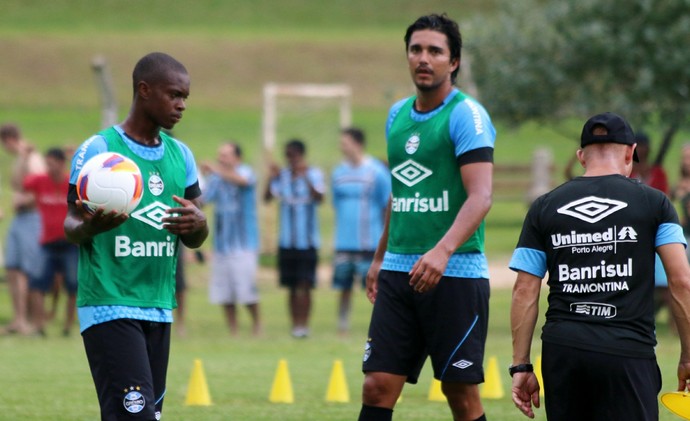 Grêmio tira pressão dos jovens, mas diz que Gauchão é Copa do Mundo
