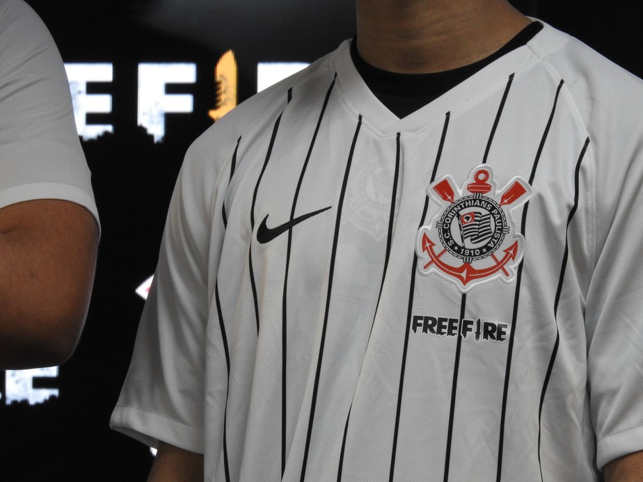 Elenco do Corinthians campeão mundial de Free Fire termina em
