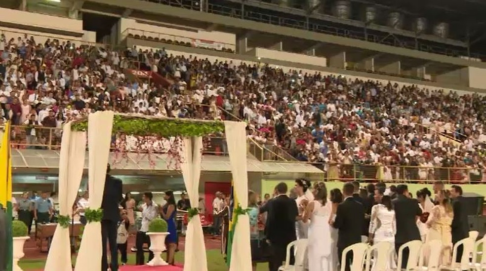 Casais lotaram arquibancada da Arena da Floresta, em Rio Branco  (Foto: Reprodução/Rede Amazônica Acre)