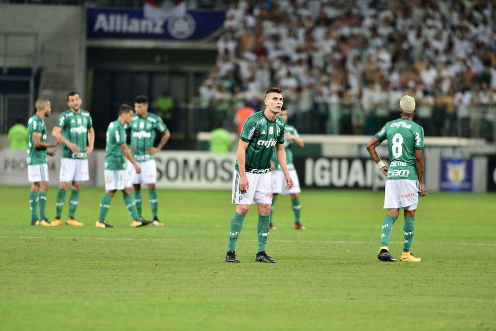 Quando tem de mostrar a que veio na temporada, Palmeiras vacila