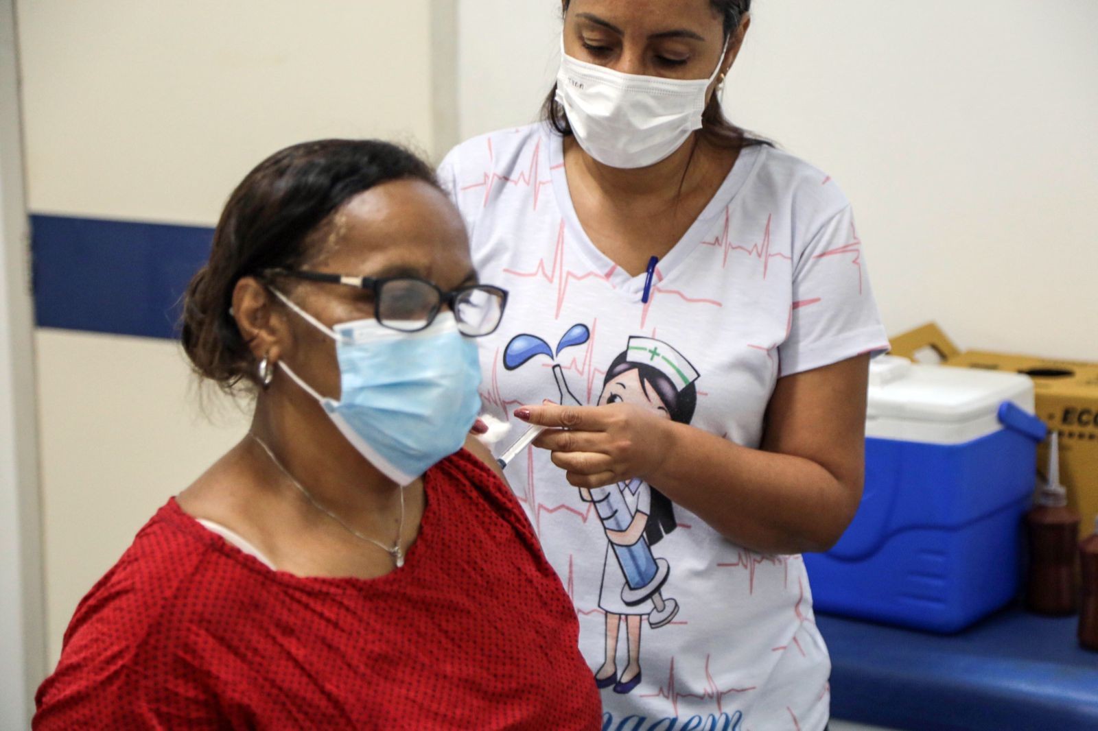 Vacinação contra a Covid-19 é retomada nesta segunda-feira em Salvador 