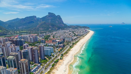 Prefeitura do Rio desiste de obra que colocava concreto sob areia de praia