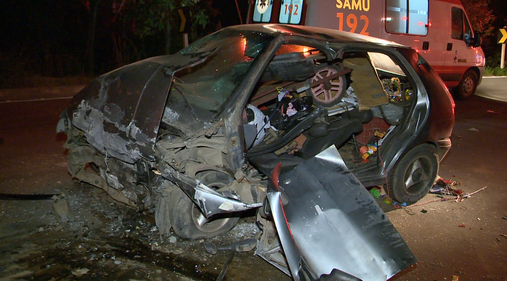 Acidente na BR-262, em Viana, no Espírito Santo (Foto: Reprodução/ TV Gazeta)