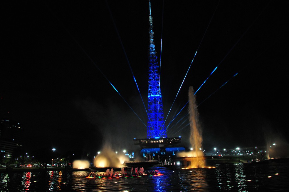 Iluminação especial na Torre de TV, em Brasília — Foto: Joel Rodrigues/Agência Brasília