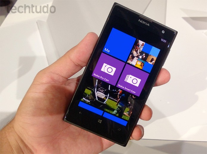 Nokia tem tops com WP8 como o Lumia 1020 (Foto: Allan Melo/ TechTudo)