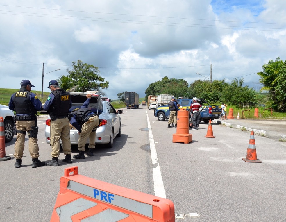 PRF em Pernambuco deflagra a&ccedil;&atilde;o para garantir seguran&ccedil;a nas estradas, a partir desta quarta-feira (1&ordm;) (Foto: Divulga&ccedil;&atilde;o/PRF)