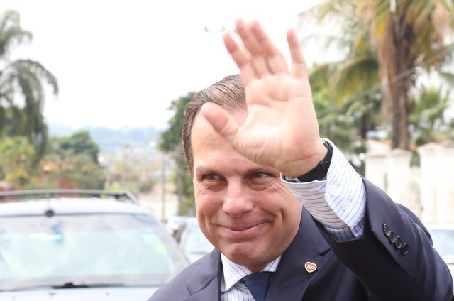 Doria bate Bolsonaro na internet