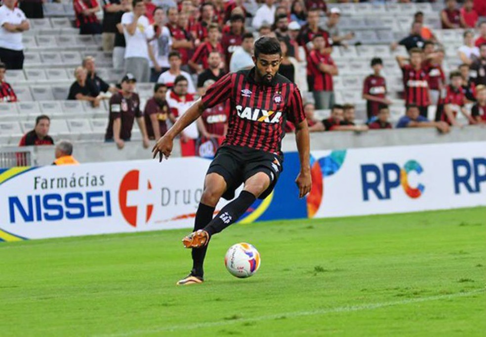 CaÃ­que jÃ¡ defendeu AtlÃ©tico-PR, Londrina, RB Brasil, entre outros â€” Foto: Marco Oliveira/ Site oficial do AtlÃ©tico-PR