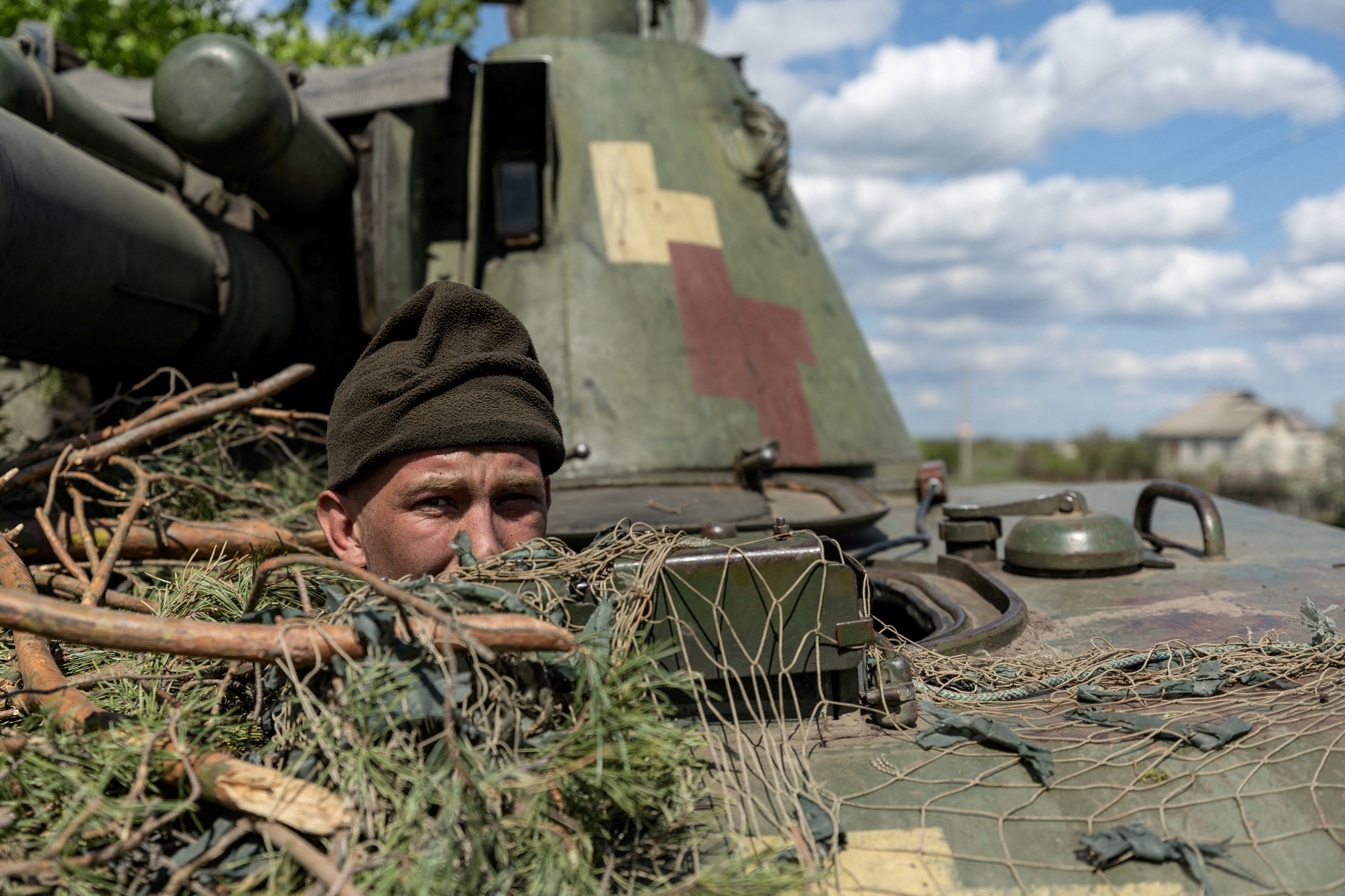Soldados russos fogem de Lyman, cidade em uma das regiões que Putin diz ter anexado