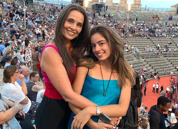 Carla Vilhena e a filha Clarissa (Foto: Reprodução/Instagram)