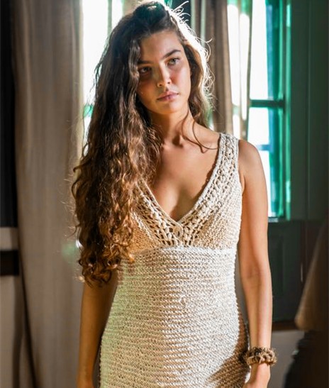 Juma (Alanis Guillen) com o seu vestido de noiva  (Foto: João Miguel Júnior )